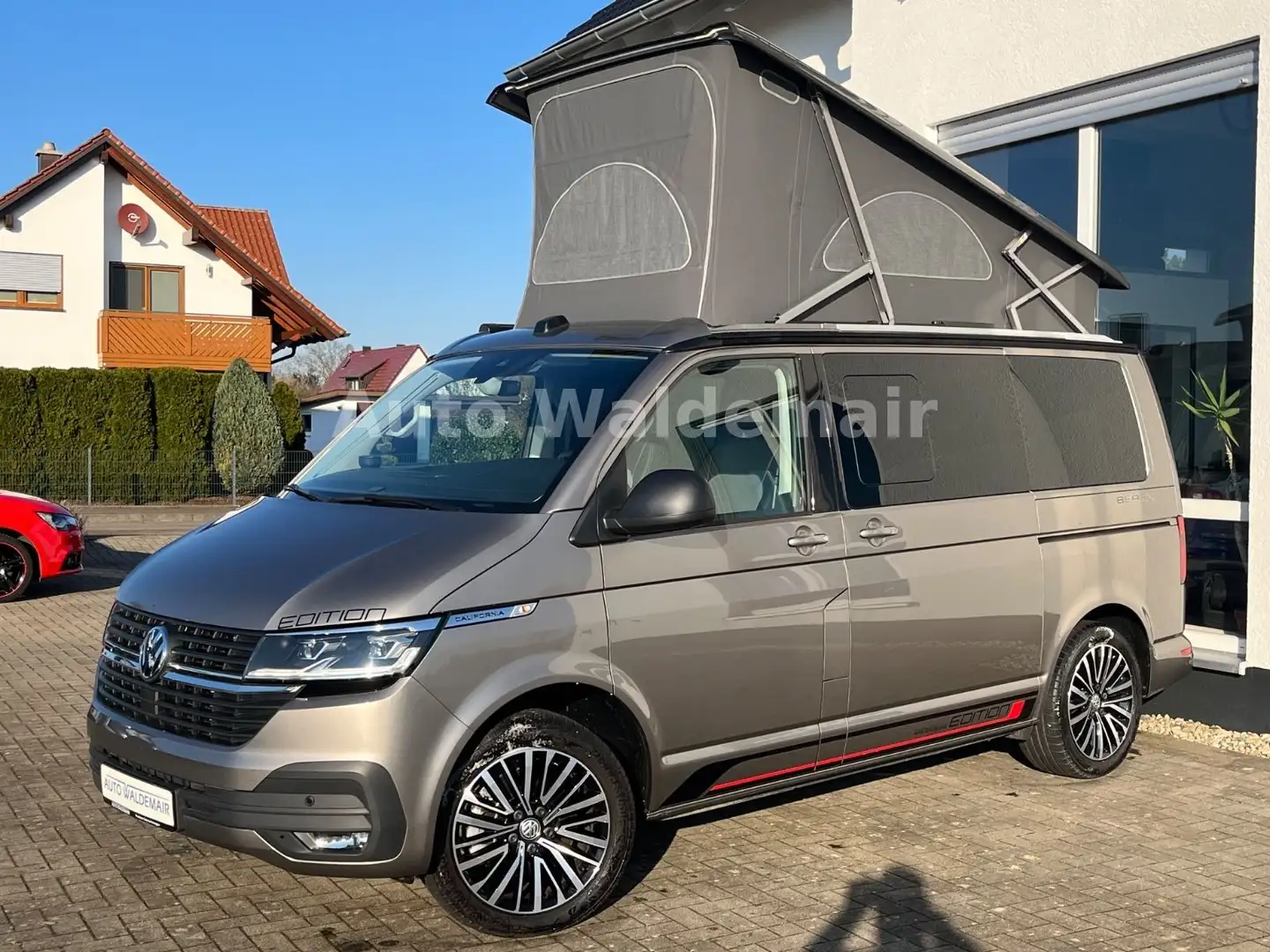 Volkswagen T6 California T6.1 California Beach Tour 4Motion LED 18" Beige - 1