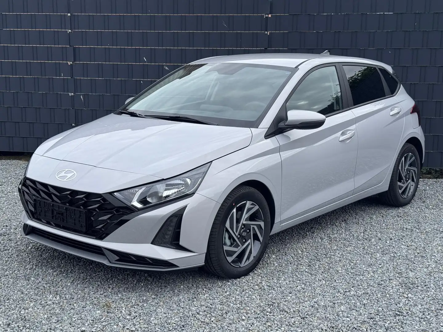 Hyundai i20 Family Automatik 66 kW (90 PS), Automatik, Fron... Grau - 1