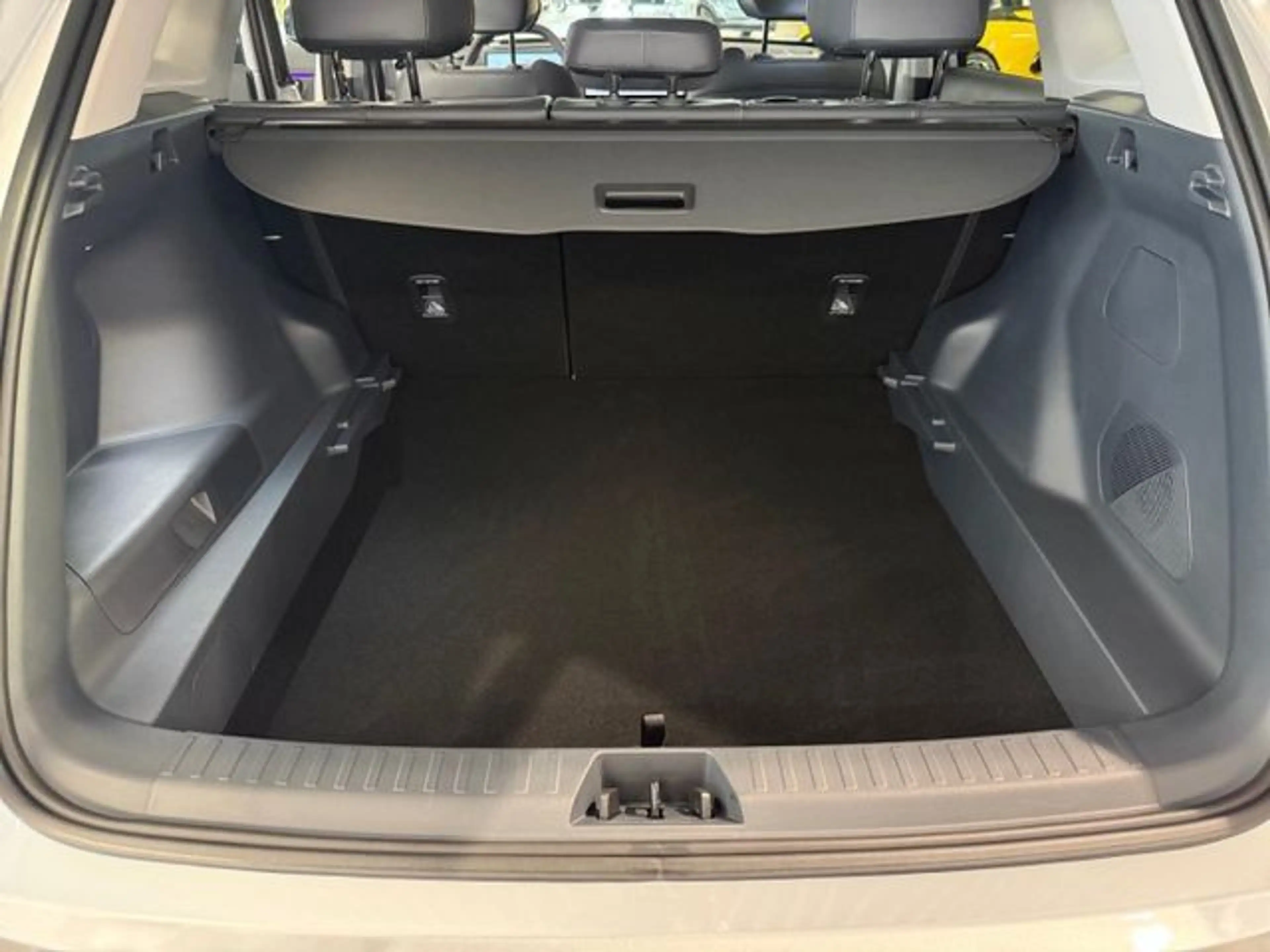 Geely Starray EM-i 1.5 PHEV EM-i Max+ Pano HUD VORLAUF — photo 7