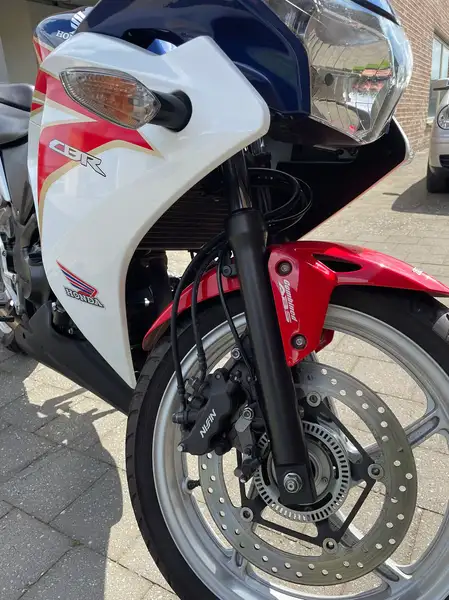 Honda CBR 250 R - foto 7
