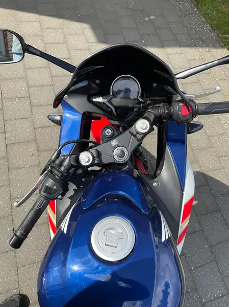 Honda CBR 250 R - foto 8