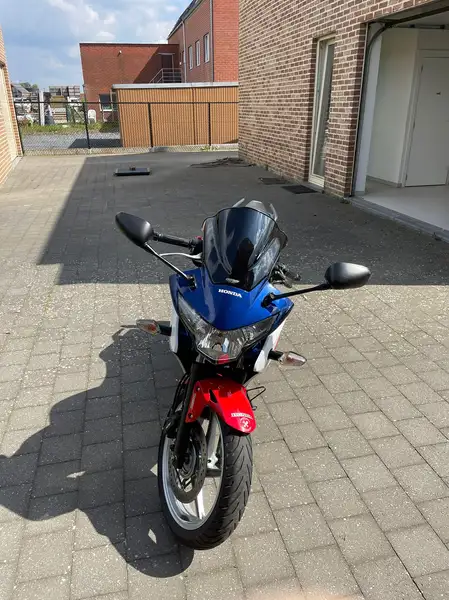 Honda CBR 250 R - foto 4