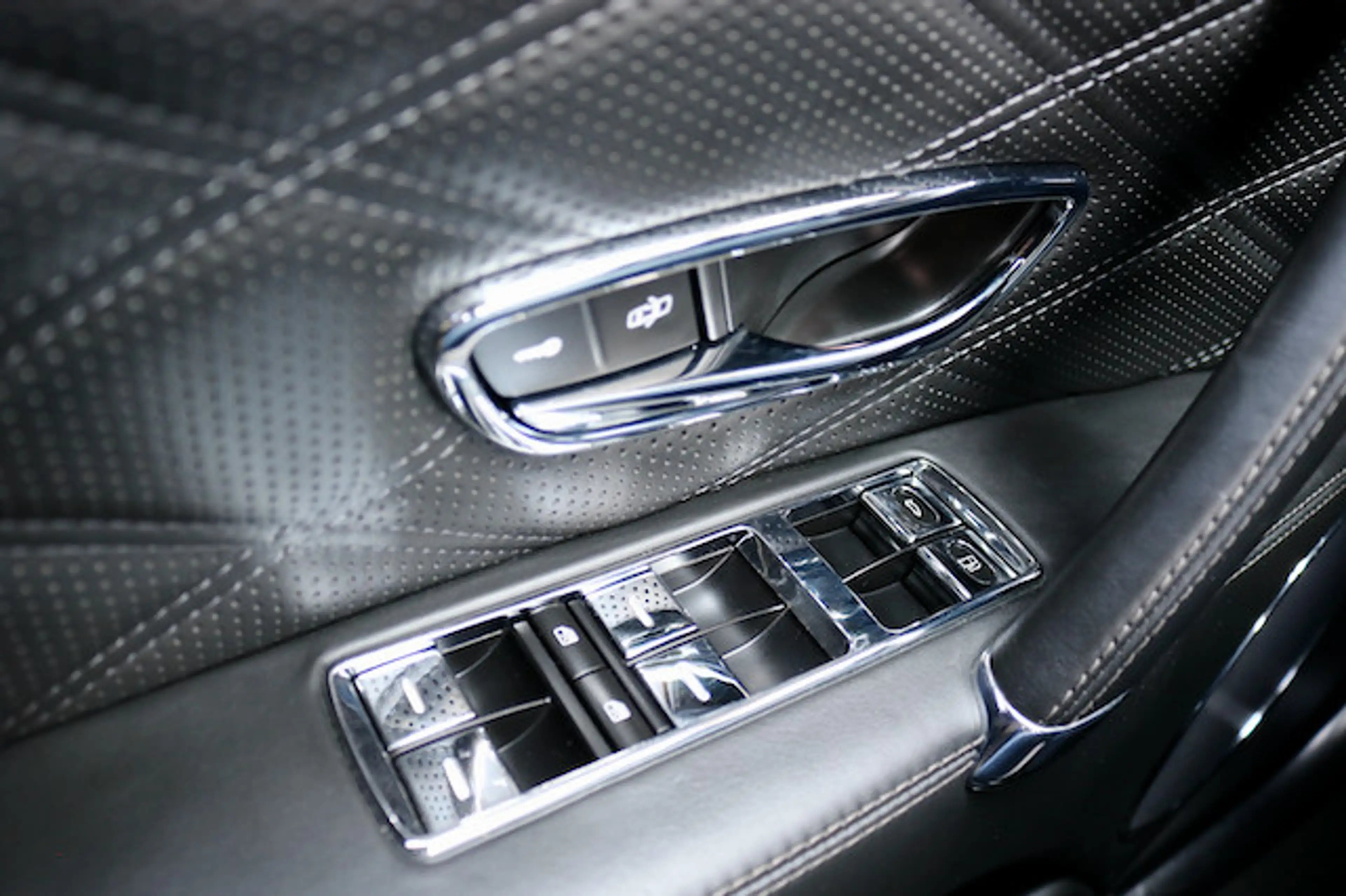 Bentley Flying Spur 4.0 V8 Biturbo Deep black pearl metallic — photo 13