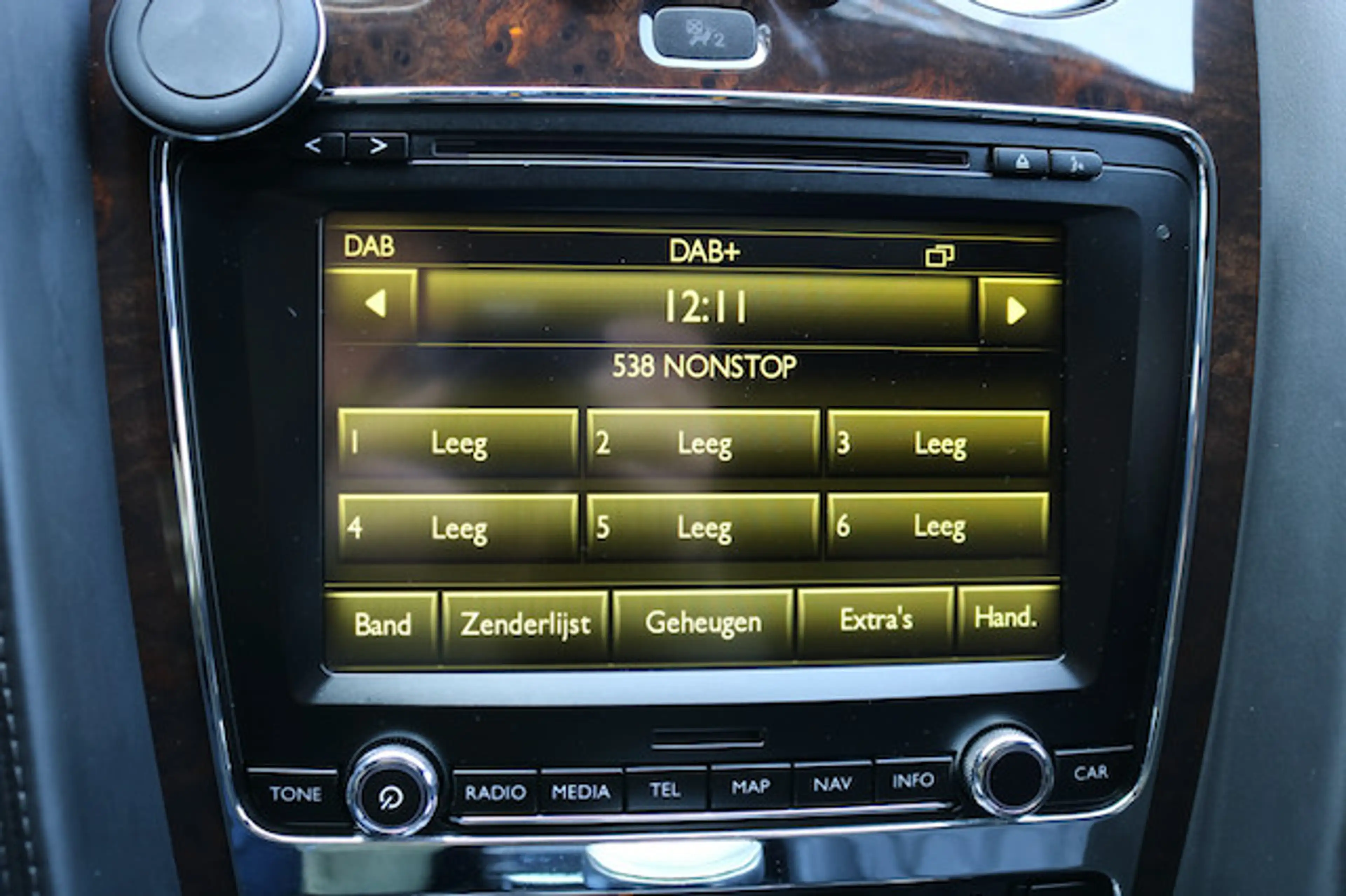Bentley Flying Spur 4.0 V8 Biturbo Deep black pearl metallic — photo 11