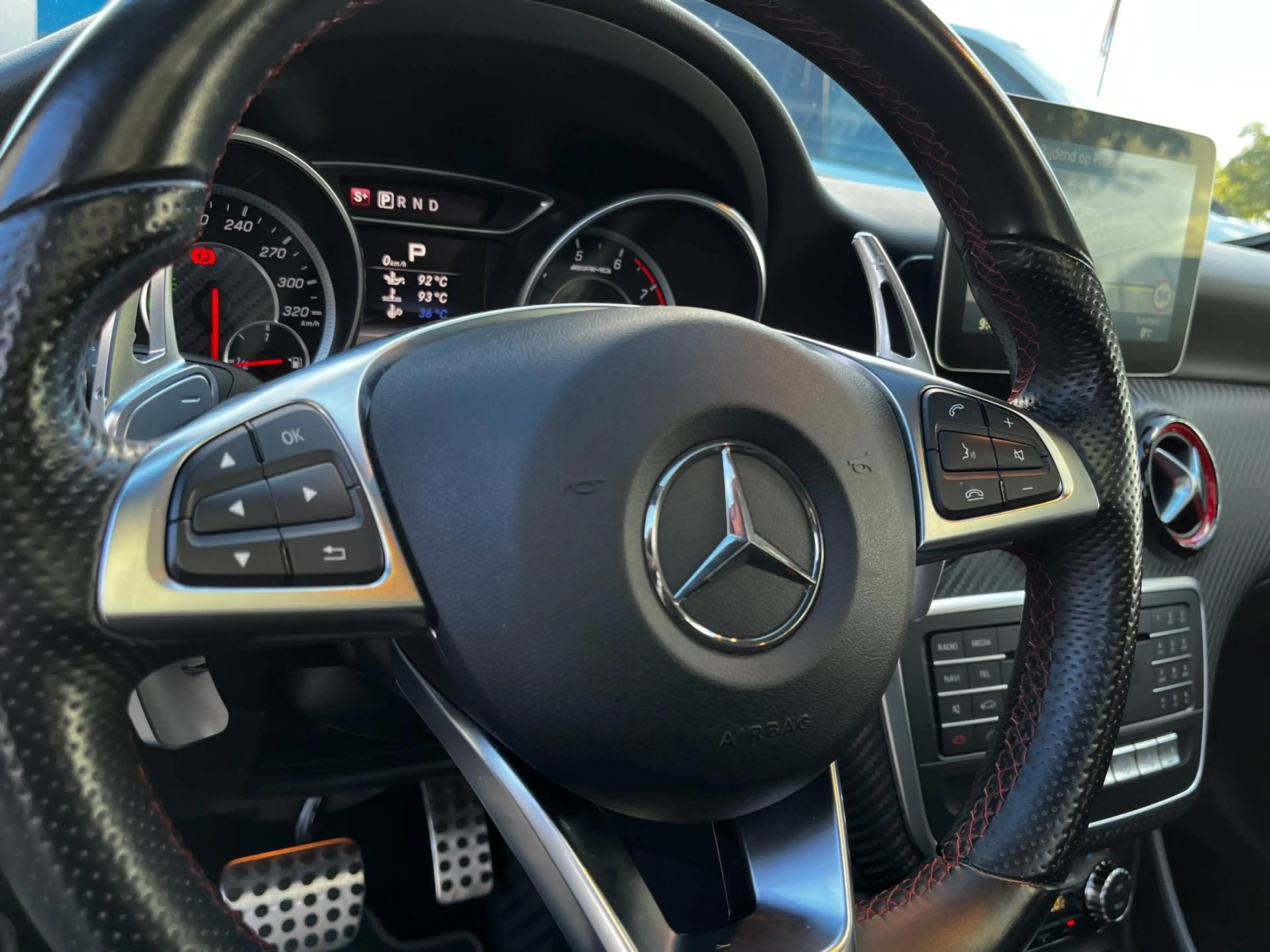 Mercedes-Benz A 45 AMG 4MATIC Pano|Armytrix|Camera|Leder|Navi|381PK|Cruis — photo 23