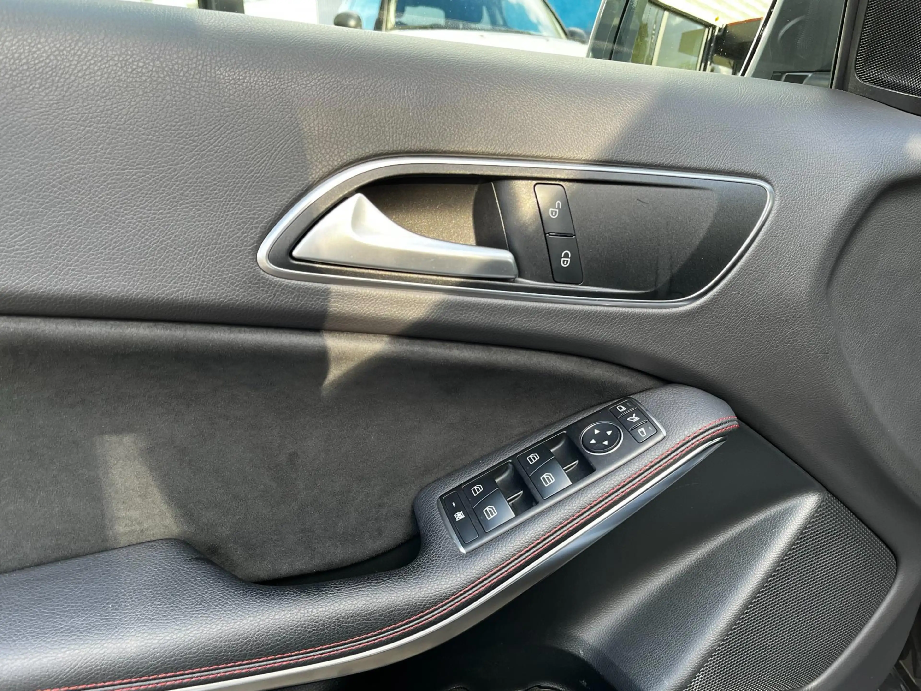 Mercedes-Benz A 45 AMG 4MATIC Pano|Armytrix|Camera|Leder|Navi|381PK|Cruis — photo 33