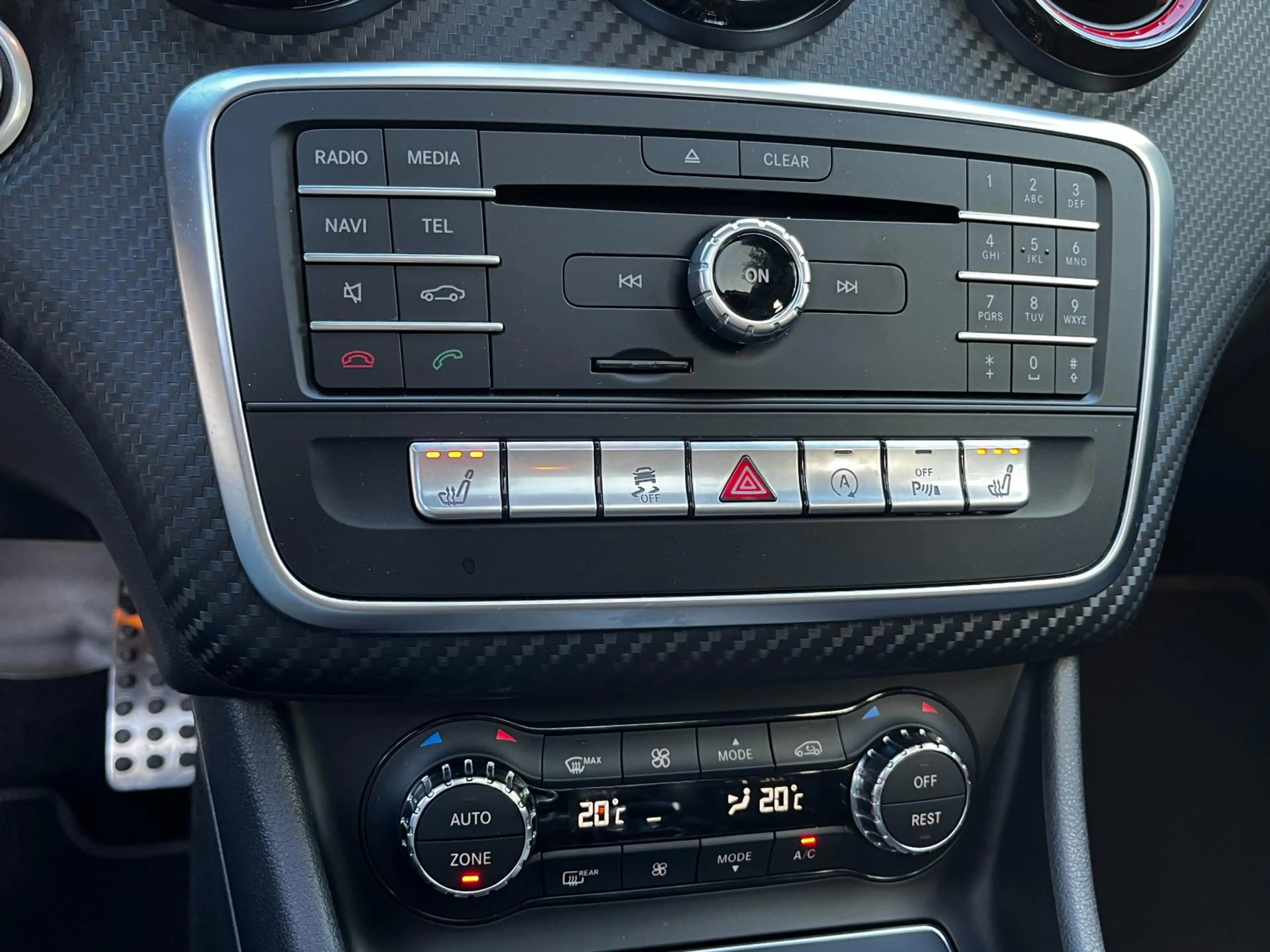 Mercedes-Benz A 45 AMG 4MATIC Pano|Armytrix|Camera|Leder|Navi|381PK|Cruis — photo 19
