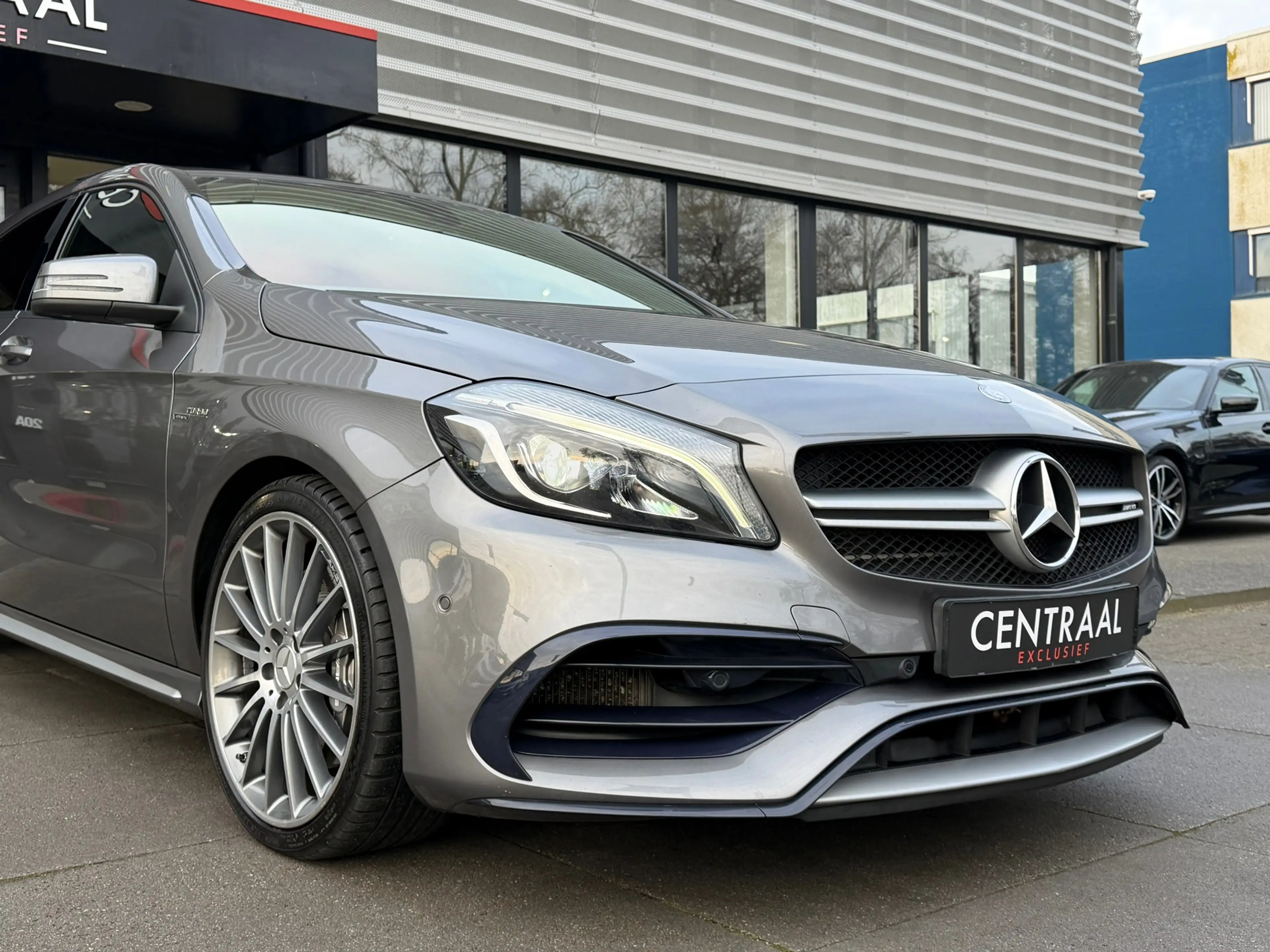 Mercedes-Benz A 45 AMG 4MATIC Pano|Armytrix|Camera|Leder|Navi|381PK|Cruis — photo 36