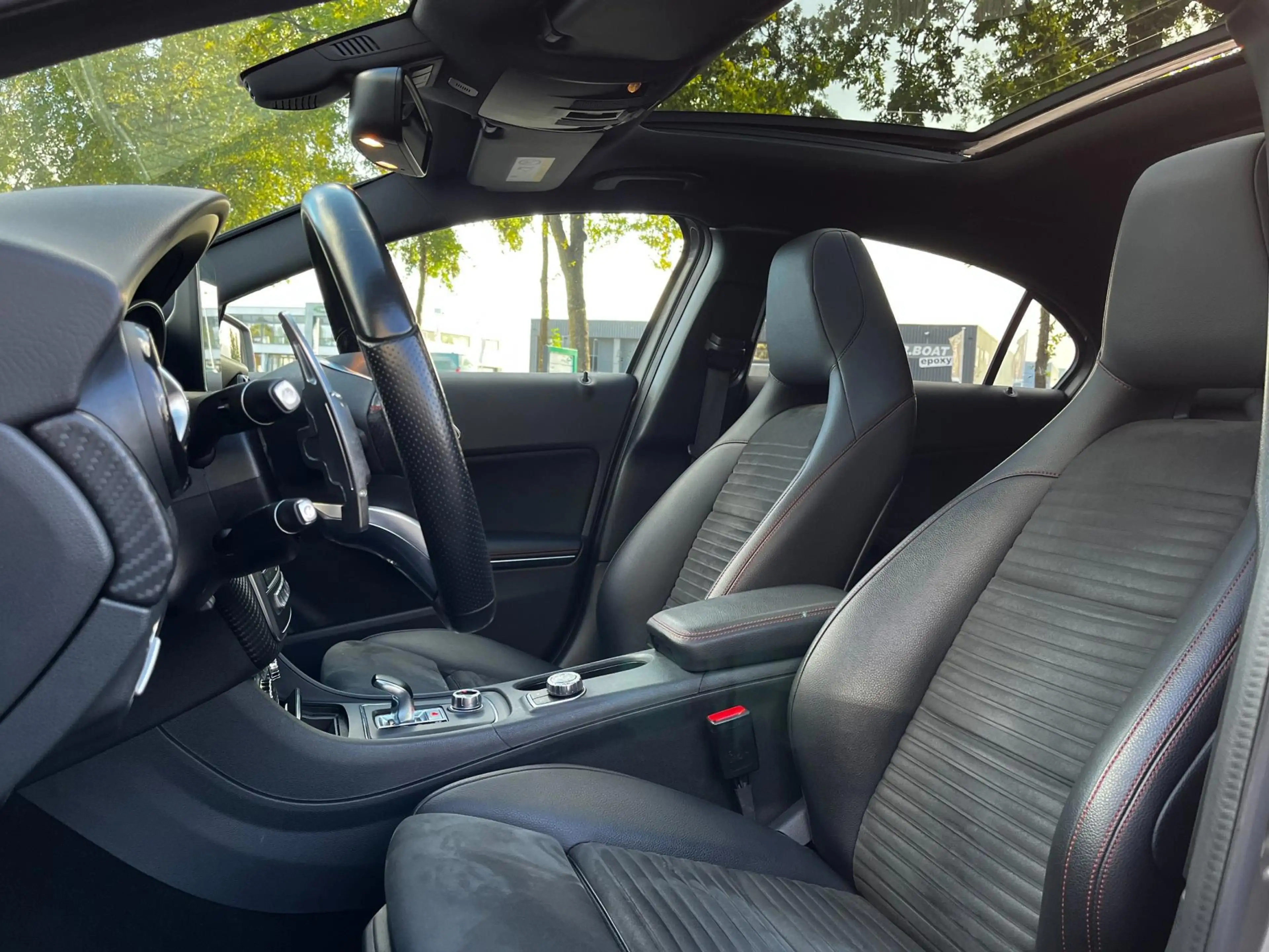 Mercedes-Benz A 45 AMG 4MATIC Pano|Armytrix|Camera|Leder|Navi|381PK|Cruis — photo 17