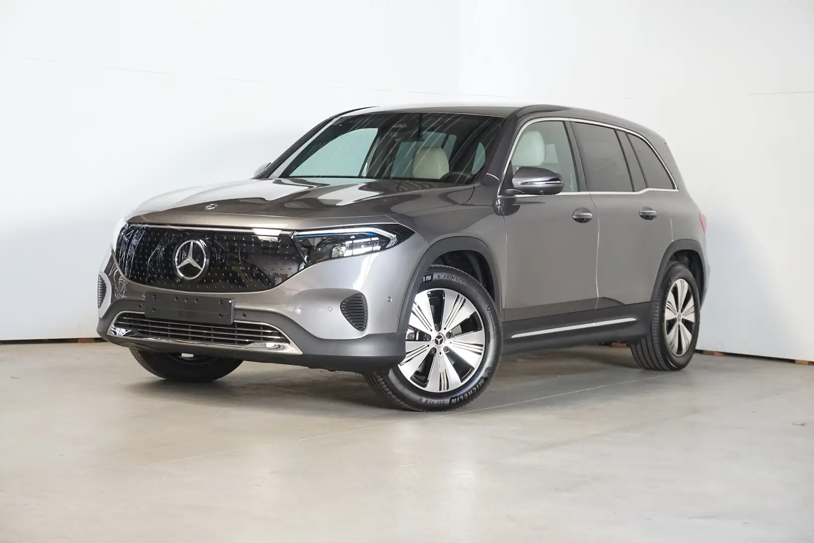 Mercedes-Benz EQB 300 RIJASSISTENTIEPAKKET - TREKHAAK WEGKLAPBAAR Gris - 1