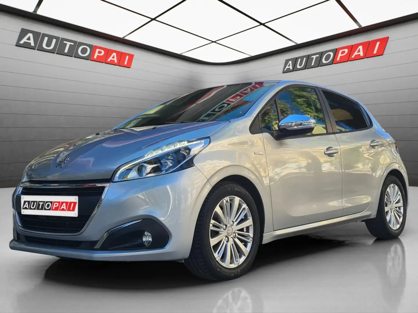 Peugeot 208 1.2 PureTech S&S Style 82 Argent - 1