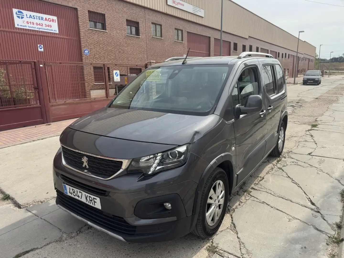 Peugeot Rifter 1.5BlueHDi S&S Long Access 100 Gris - 1