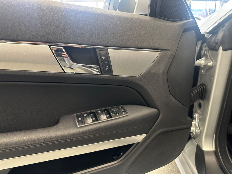 Mercedes-Benz E 200 Cabrio CGI|52.842km|AHK|Aircap|Leder|Navi — photo 15