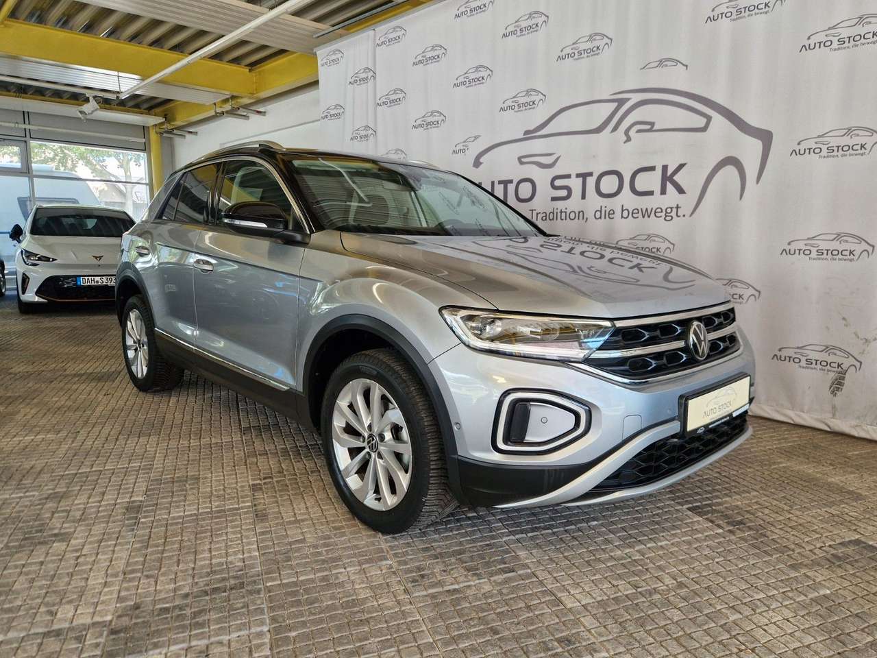 Volkswagen T-Roc 2023 — 1.5TSI Style PDC LED Navi ACC Sitzheiz AHK
