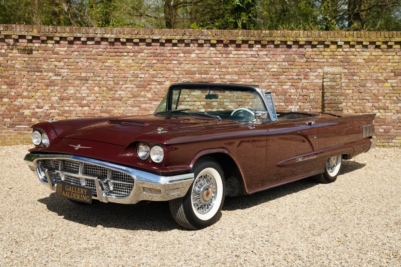 Ford Thunderbird Convertible V8 352 ci Presented in the factory col Roşu - 1
