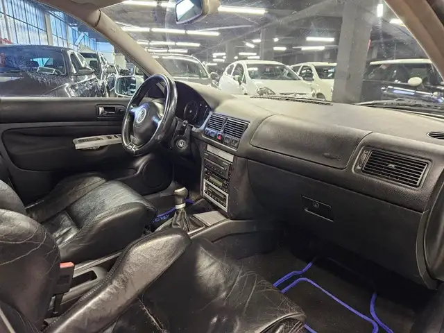 Volkswagen Golf view 11