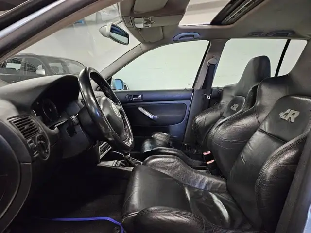 Volkswagen Golf view 9