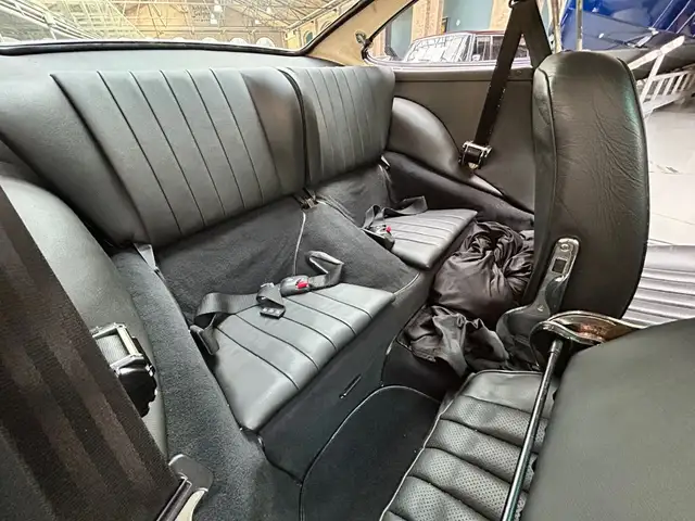 Porsche 911 view 15
