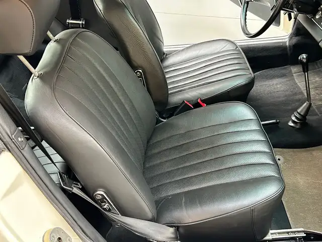 Porsche 911 view 14