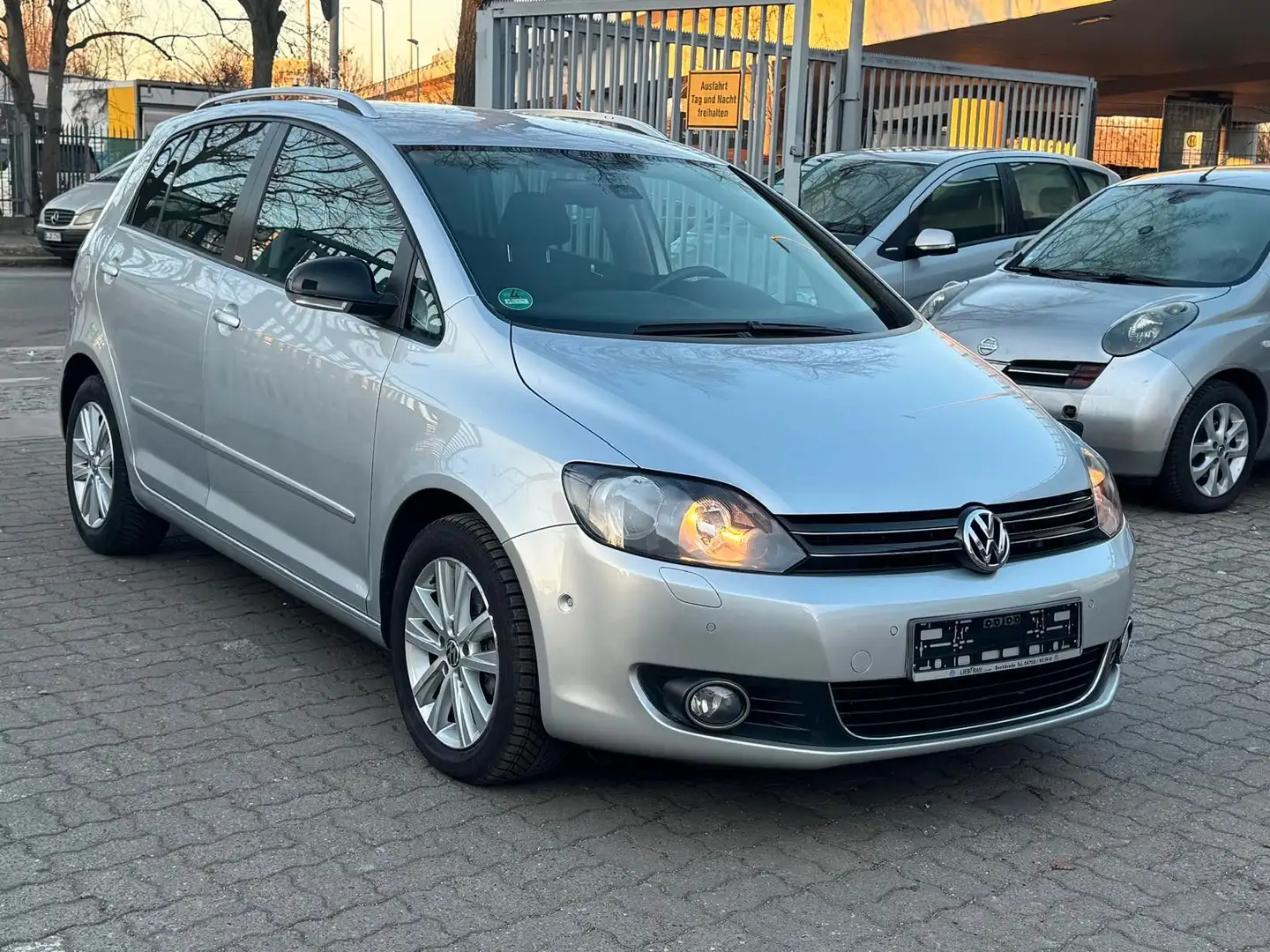 Volkswagen Golf Plus VI Style DSG /sehr gepflegt Silber - 1