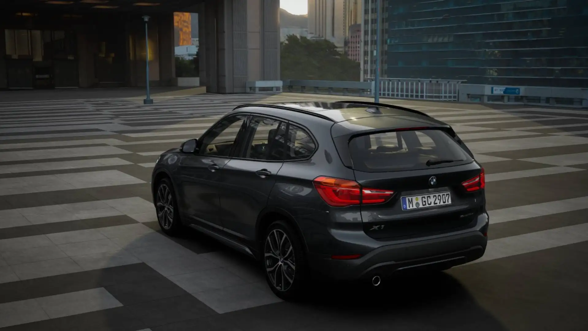 BMW X1 sDrive18d Sport Line PanoSD LED ParkAss HiFi Sport Gris - 2