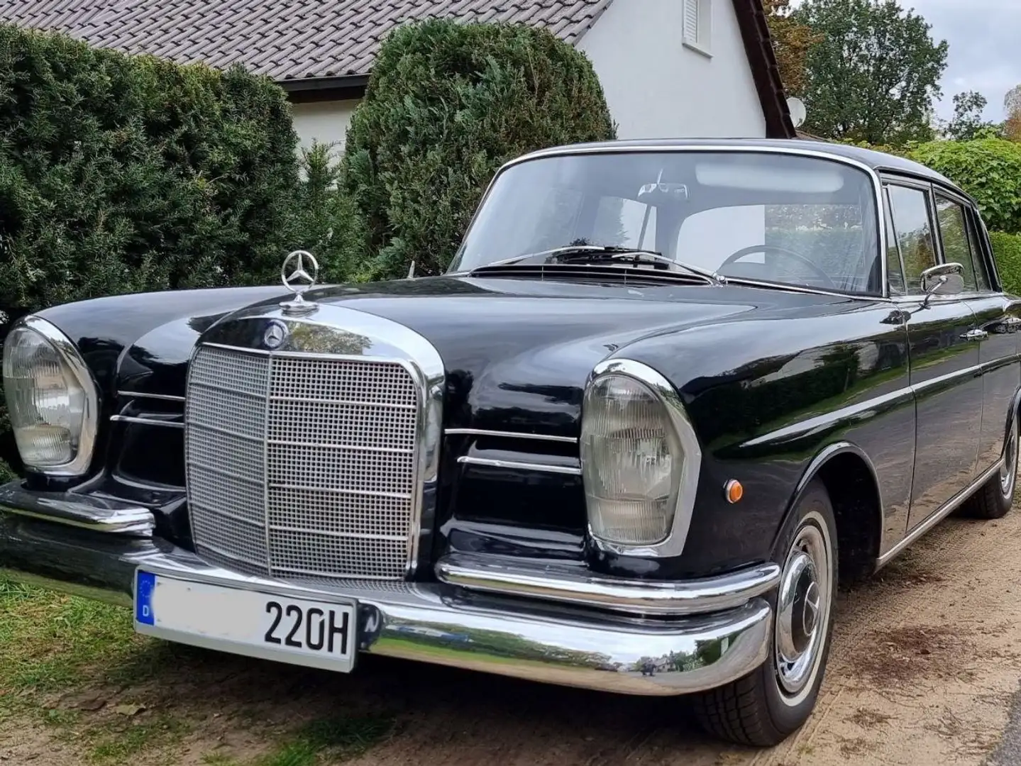 Mercedes-Benz 220 SE Heckflosse Černá - 2