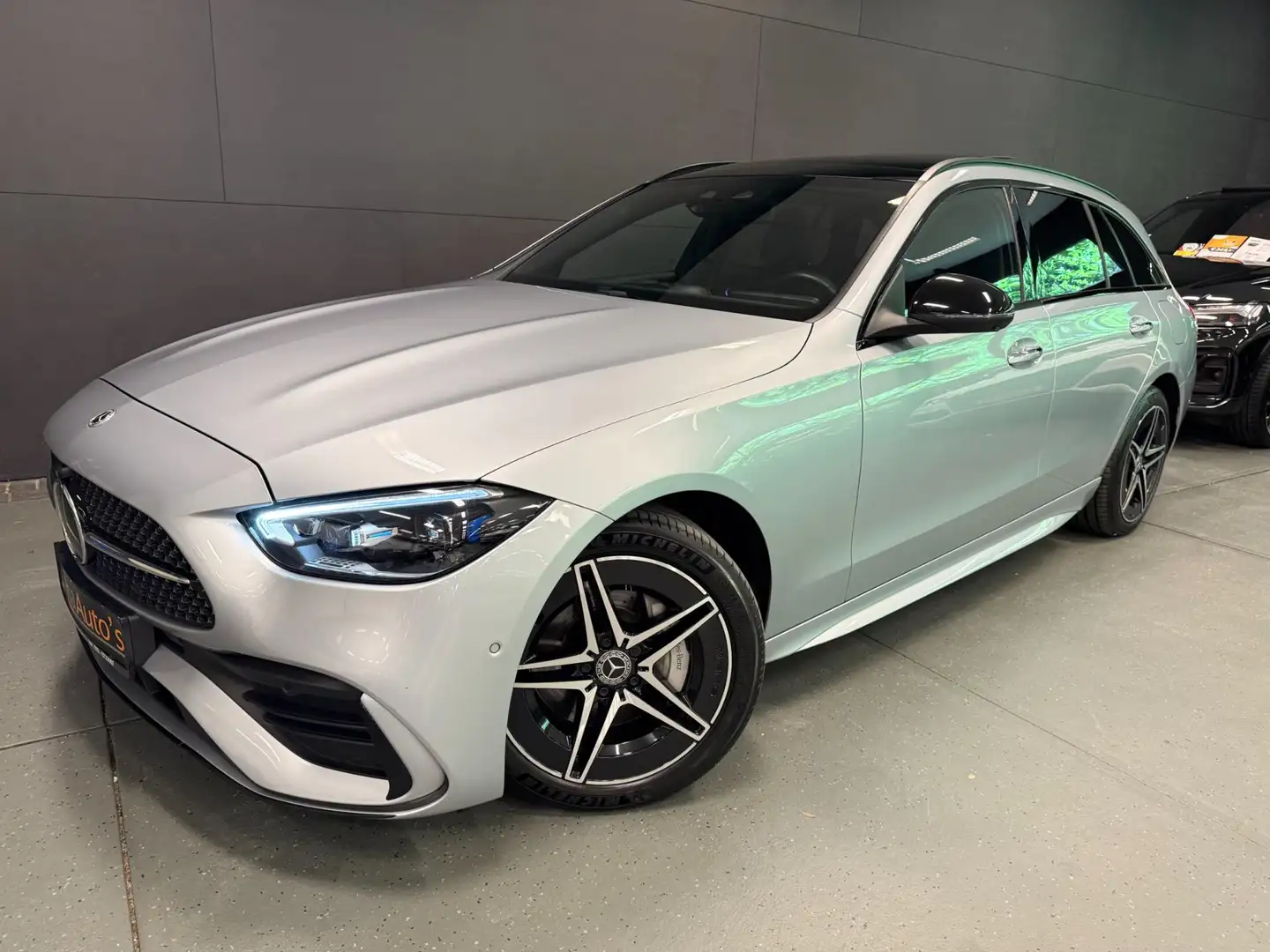 Mercedes-Benz C 300 Estate e AMG Line PANO/BURMESTER/LEDER/DAB/CAM/STO Zilver - 2