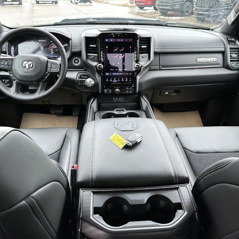 RAM 1500 снимка RAM 1500