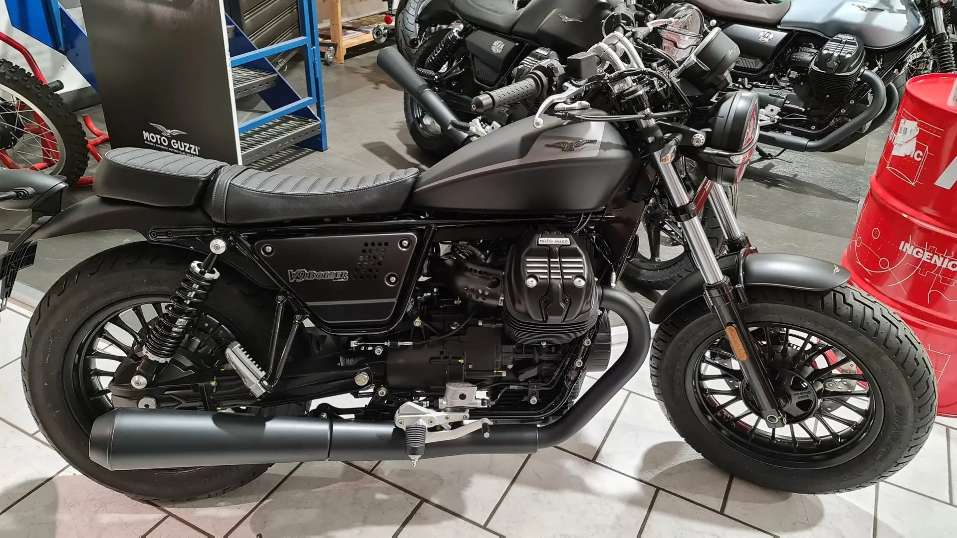 nuovo Moto Guzzi V 9 Naked a Castellanza - Varese - Va per € 10.990,-