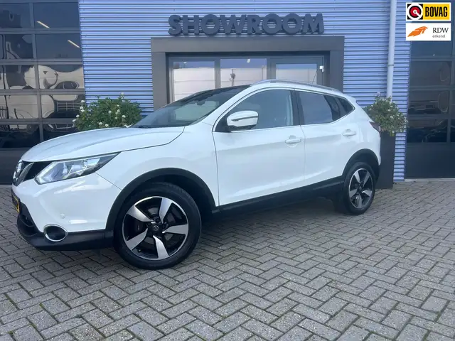 Nissan Qashqai 1.2 Connect Edition|Cruise|Pano|Camera360|Navi