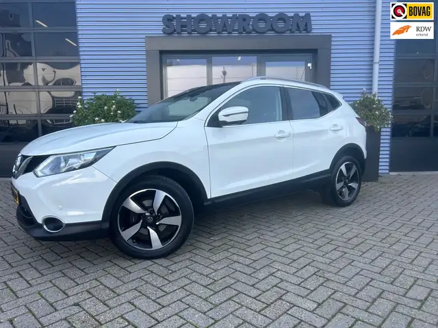Nissan Qashqai 1.2 Connect Edition|Cruise|Pano|Camera360|Navi