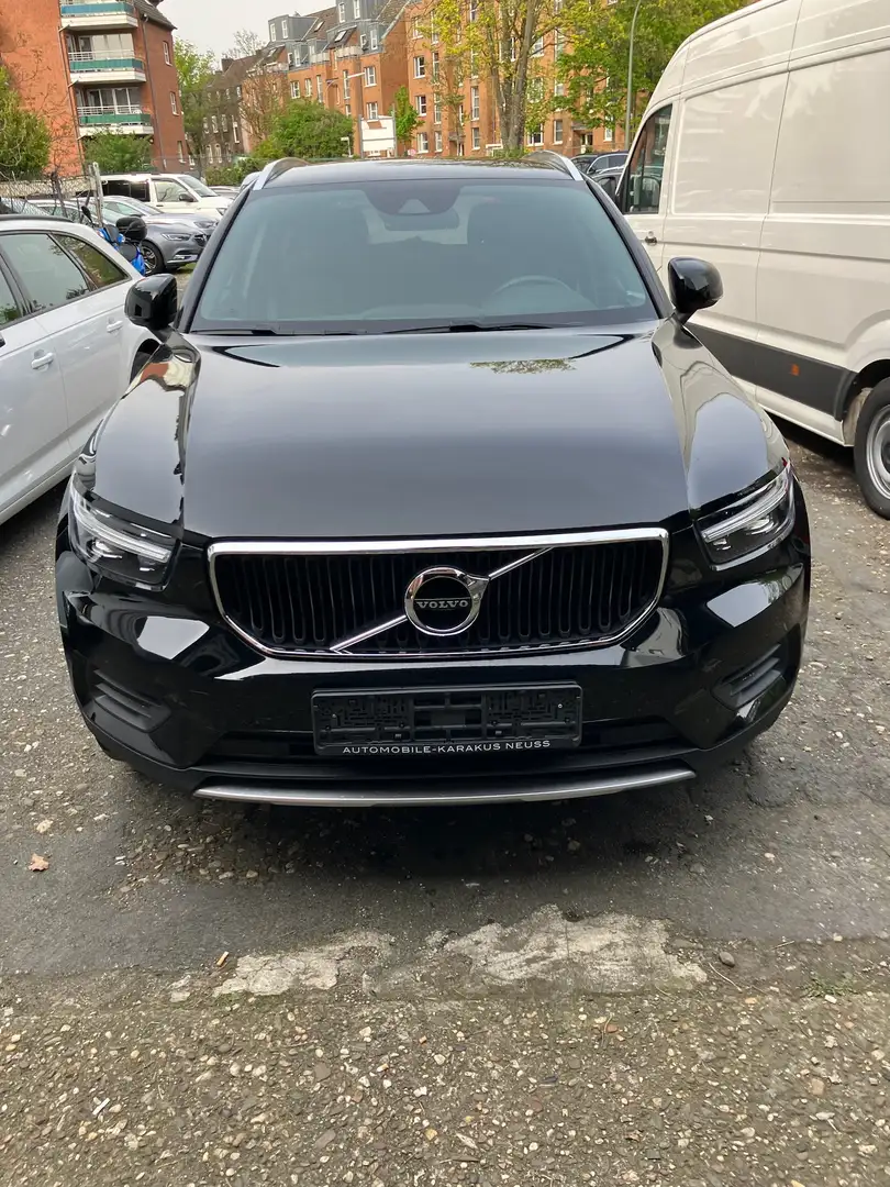 Volvo XC40 T3 Schwarz - 1