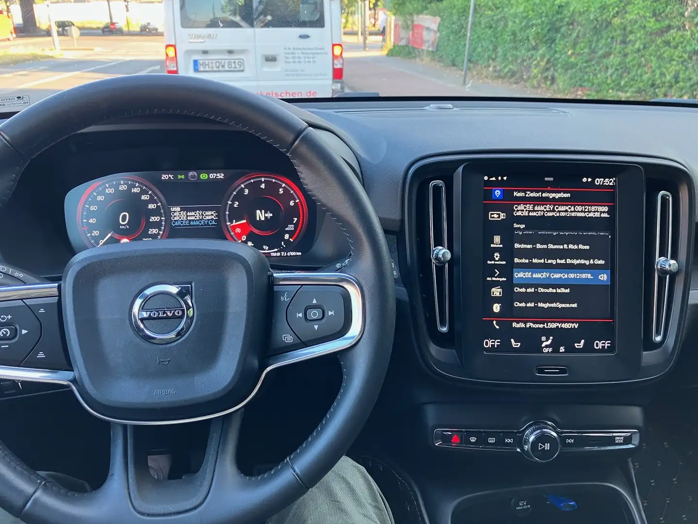 Volvo XC40 T3 Schwarz - 2