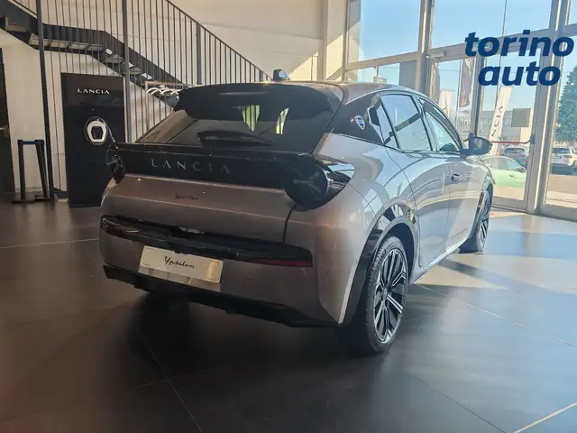 Lancia Ypsilon view 4
