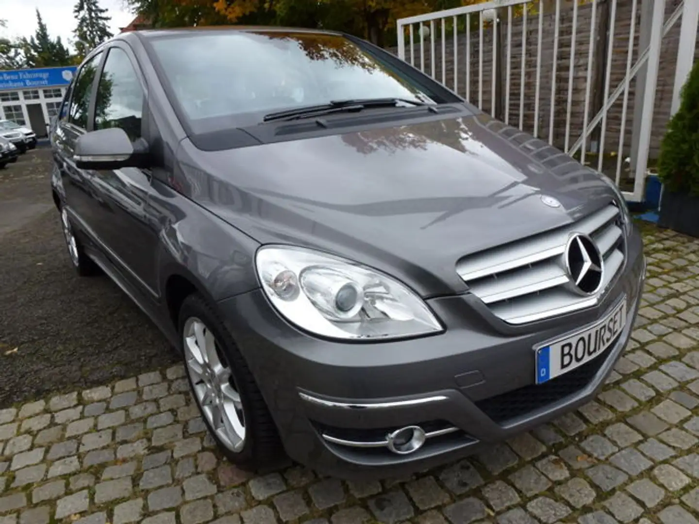 Mercedes-Benz B 200 Autom-Klimaautomatik-Tempomat-69 TKM Grau - 2