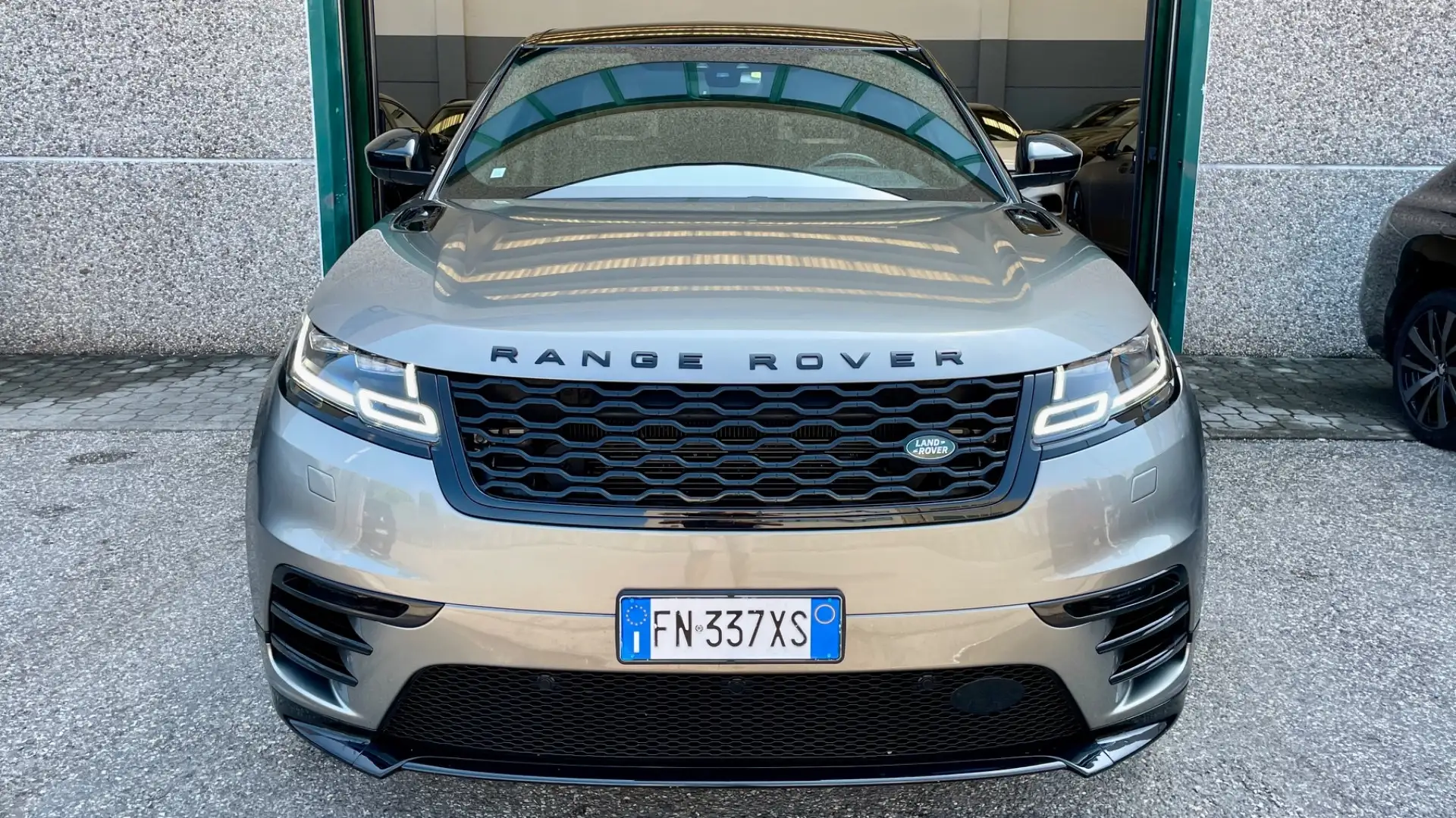 Land Rover Range Rover Velar Range Rover Velar 2.0D I4 240 CV R-Dynamic HSE Grigio - 2