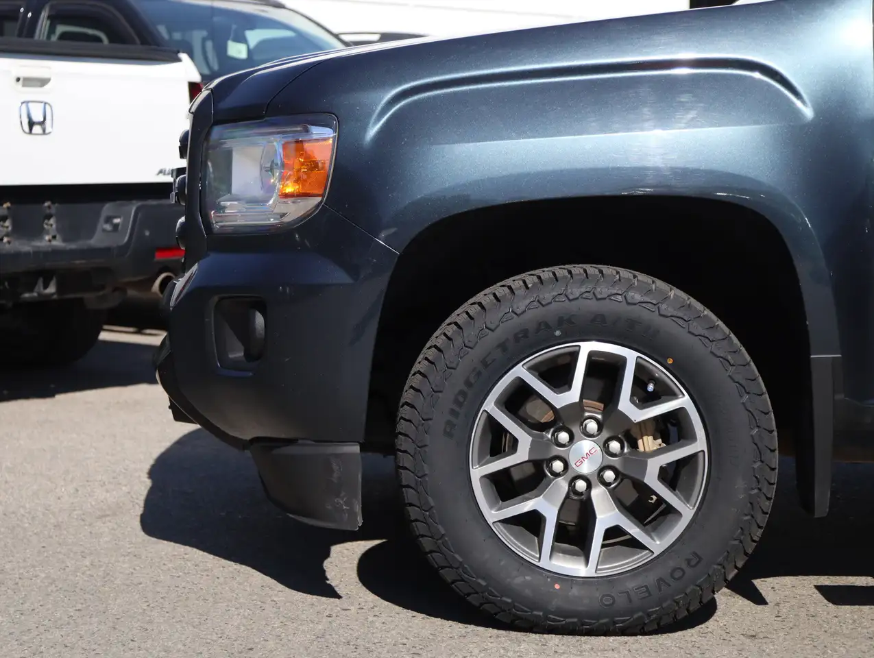 GMC Canyon снимка GMC Canyon