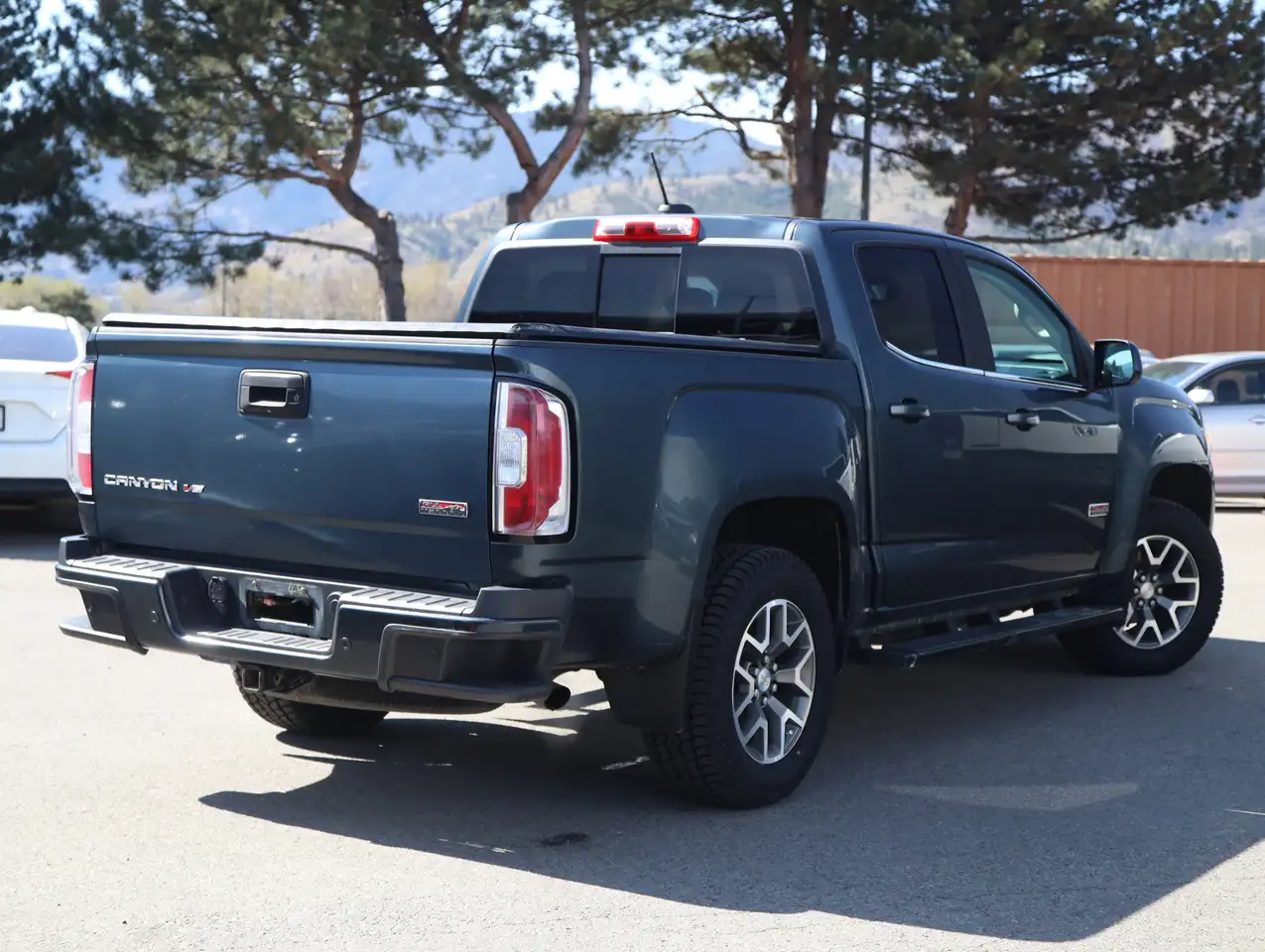 GMC Canyon снимка GMC Canyon