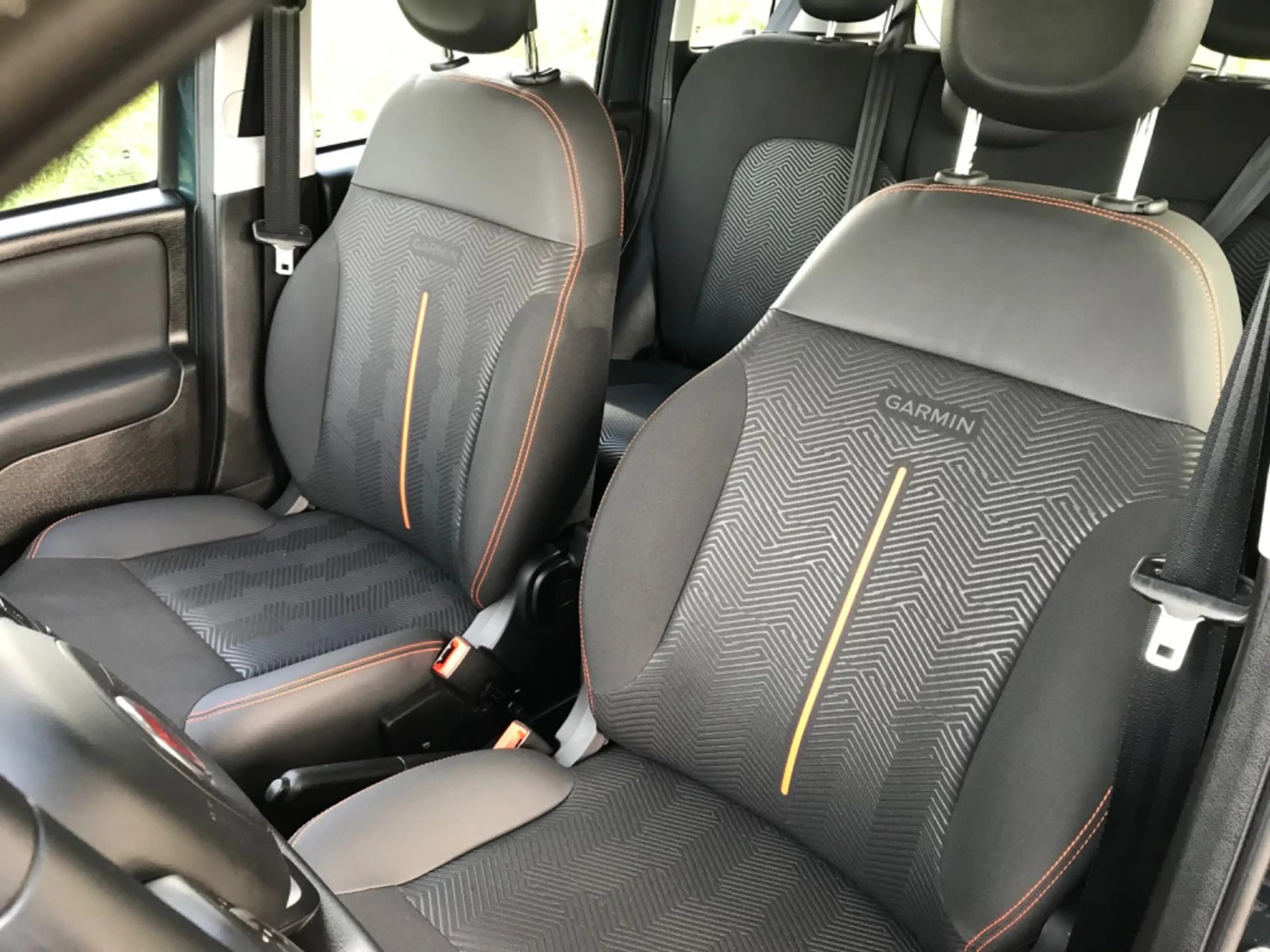 Fiat Panda Cross, Sondermodell Garmin — photo 9