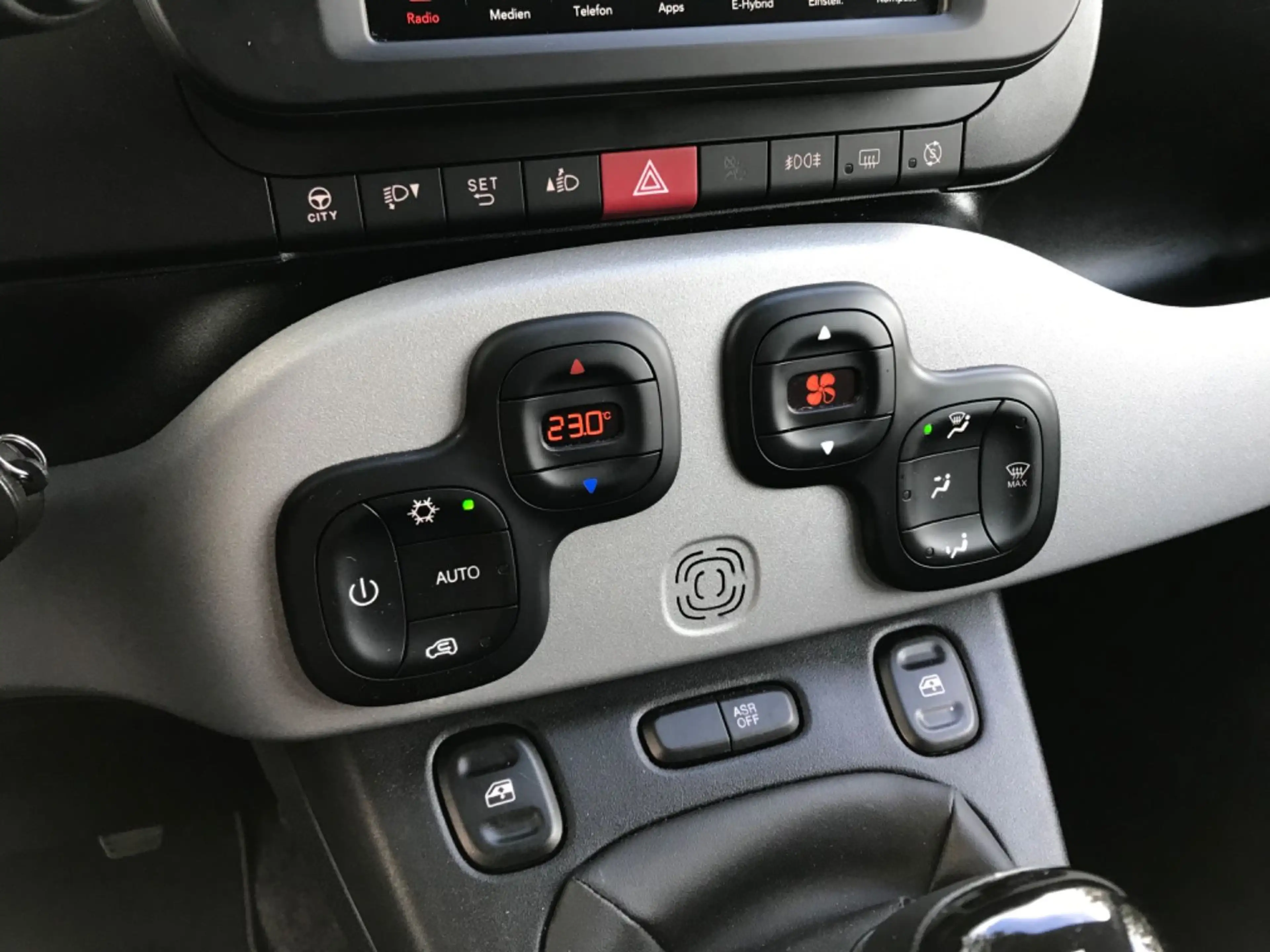 Fiat Panda Cross, Sondermodell Garmin — photo 12