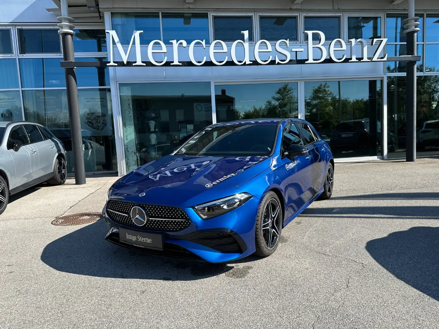 Mercedes-Benz A 200 AMG Night Sitzheizung Rückfahrkamera Blau - 2