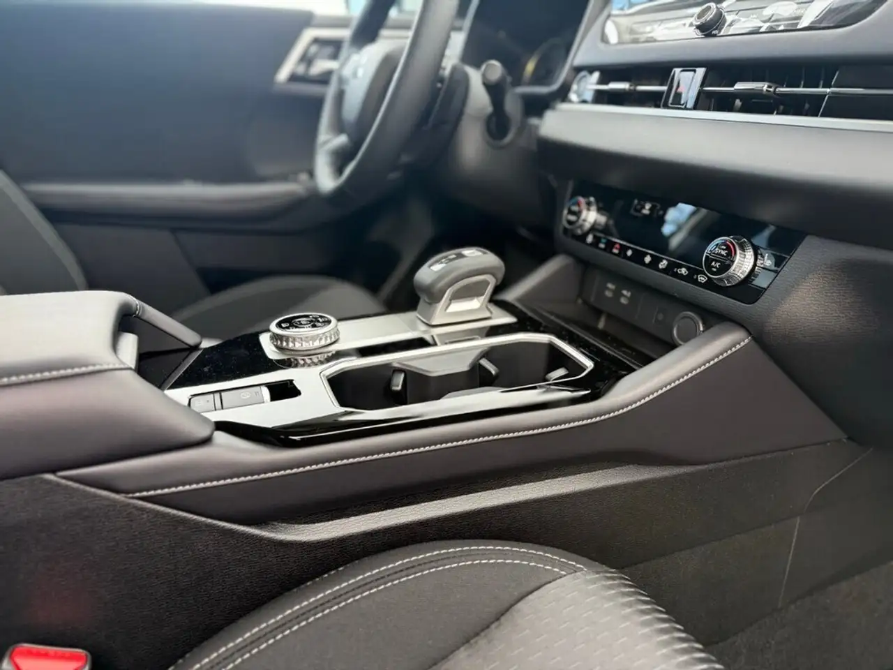 Mitsubishi Outlander снимка Mitsubishi Outlander