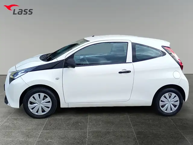 Toyota Aygo view 3