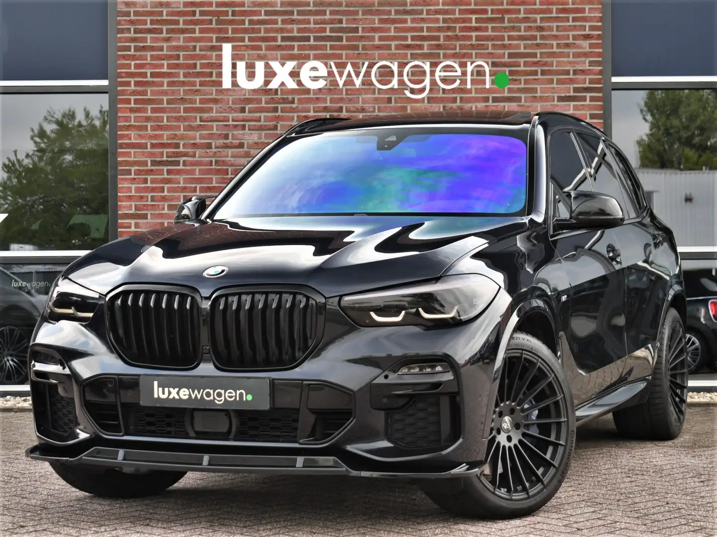BMW X5 xDrive30d M-Sport Skylounge Comf-stoel H/K Trekh H Zwart - 1