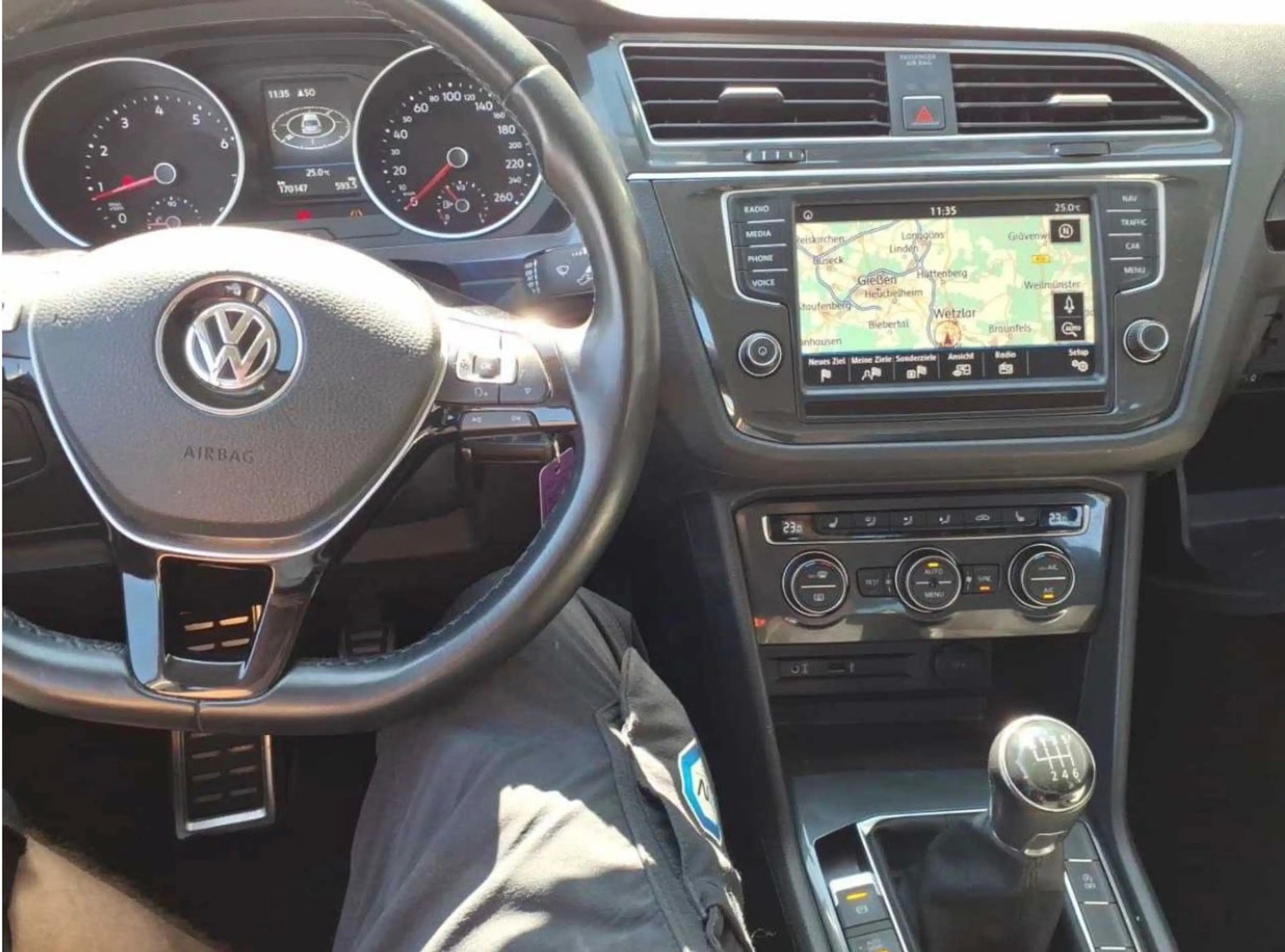 Volkswagen Tiguan Sound*LED*Garantie*ACC*8xReifen — photo 3