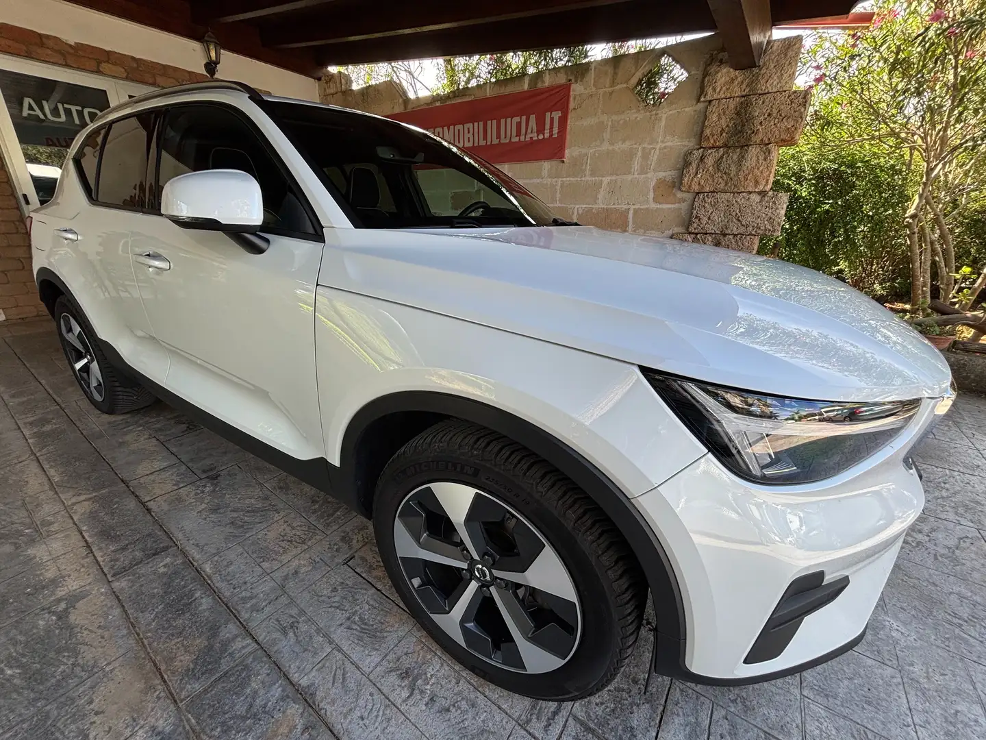 Volvo XC40 B3 Core Automatic Bianco - 1