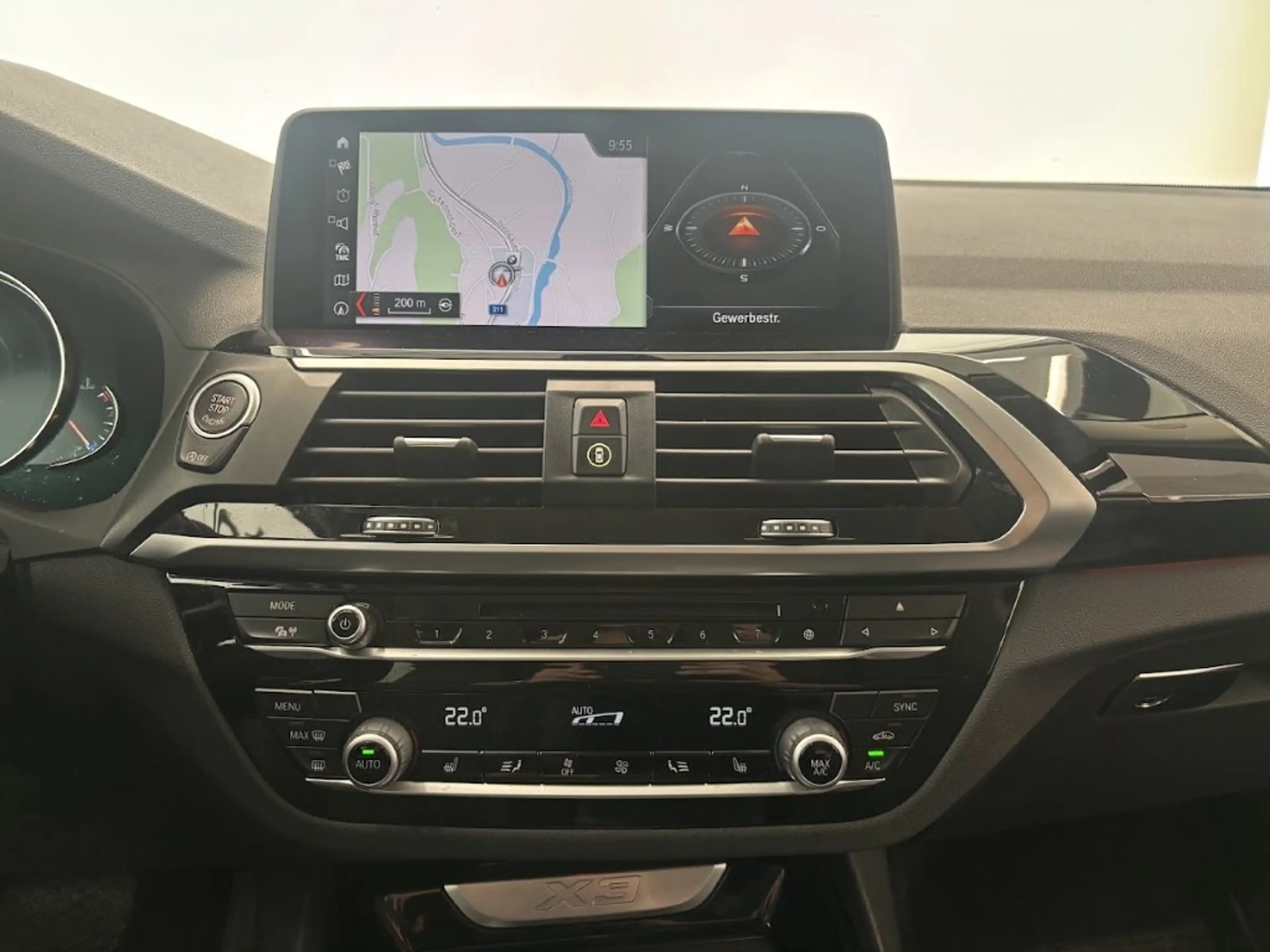 BMW X3 xDrive20d — photo 11