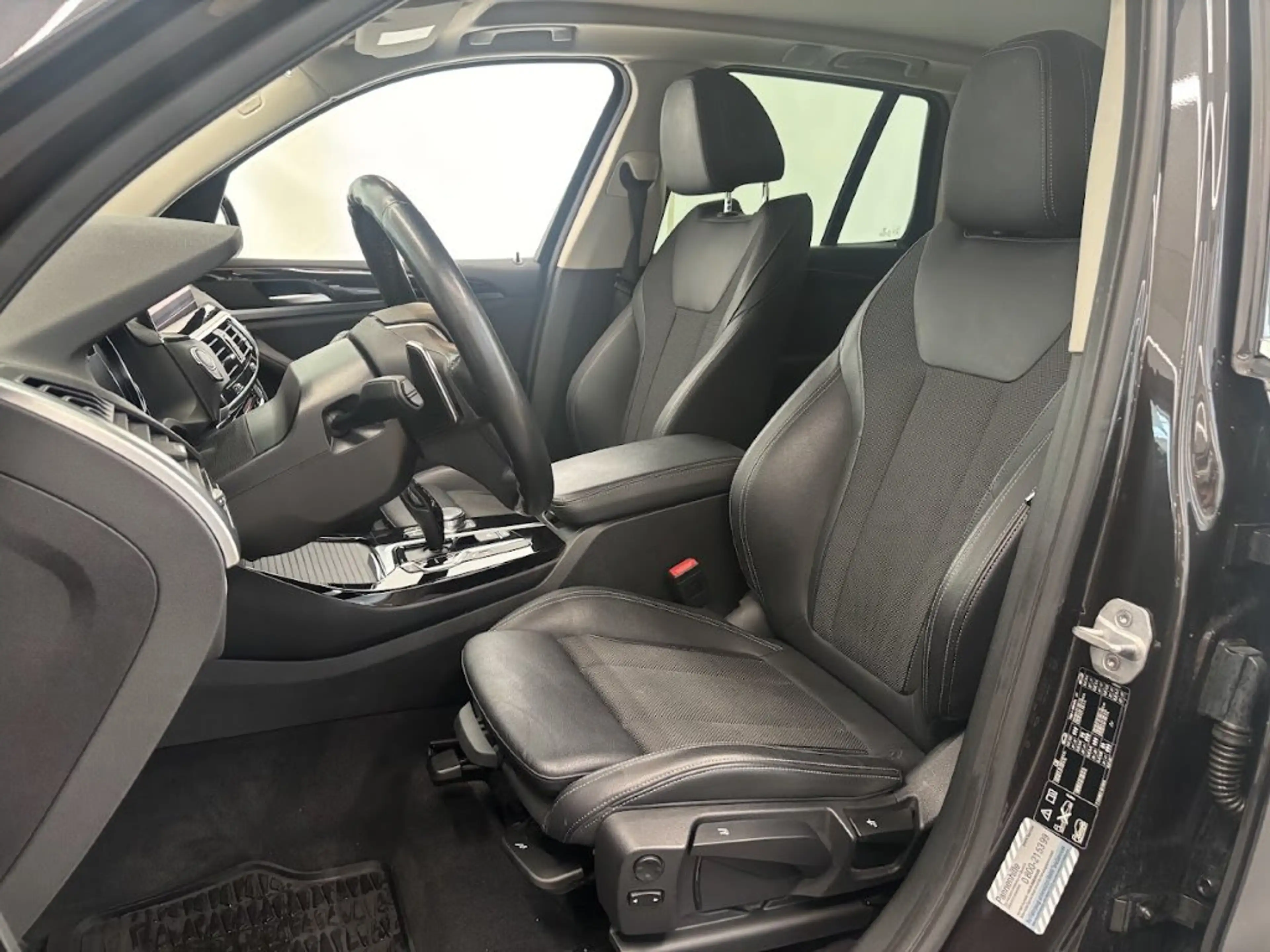 BMW X3 xDrive20d — photo 15