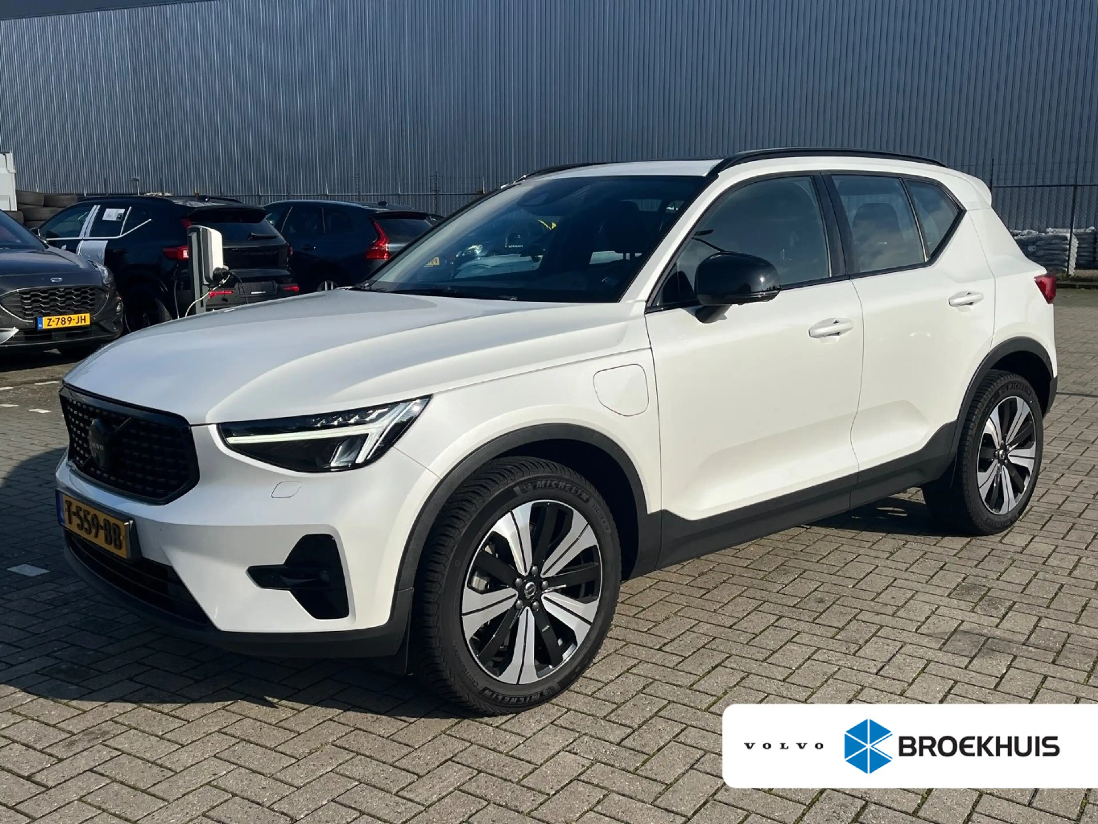 Volvo XC40 1.5 T5 Plug-in hybrid Ultimate Dark | Pano | Memor
