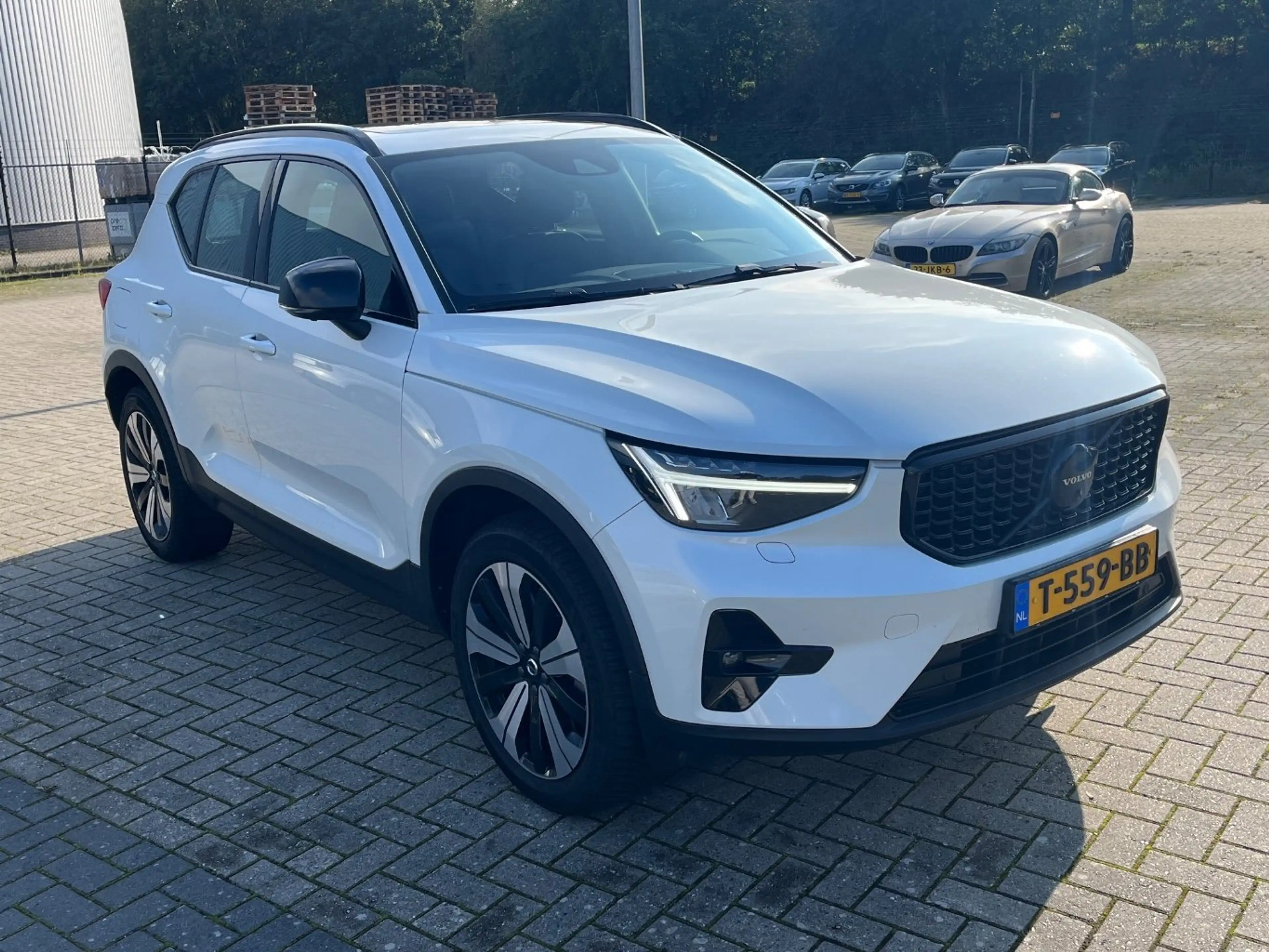 Volvo XC40 1.5 T5 Plug-in hybrid Ultimate Dark | Pano | Memor — photo 2